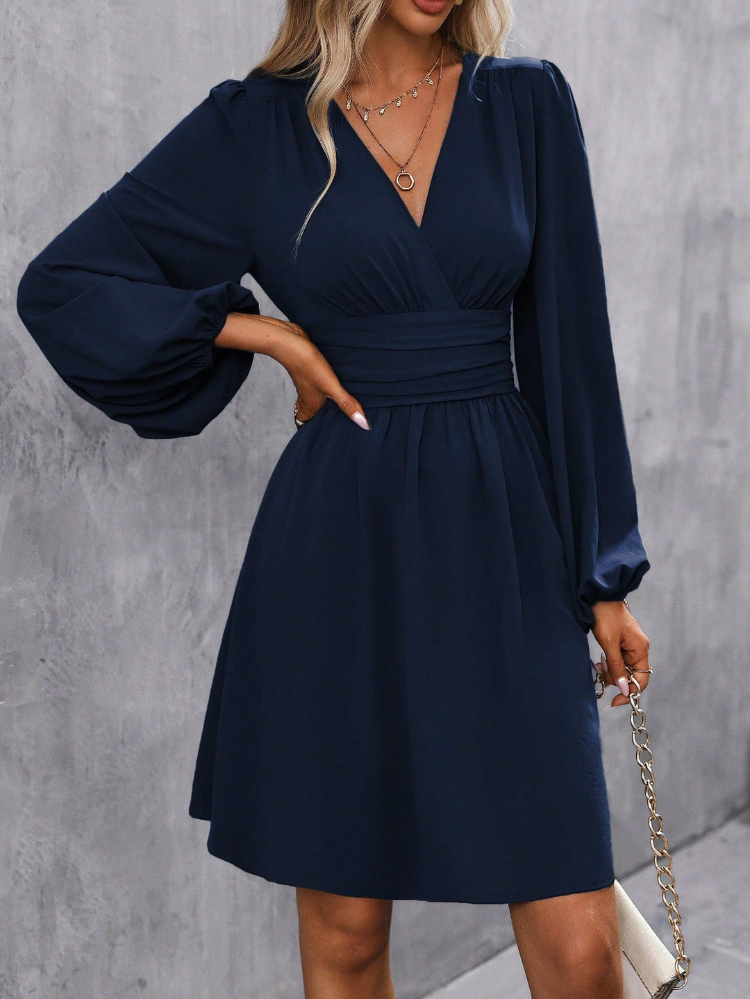 Bella - Elegant Pleated Midi Dress