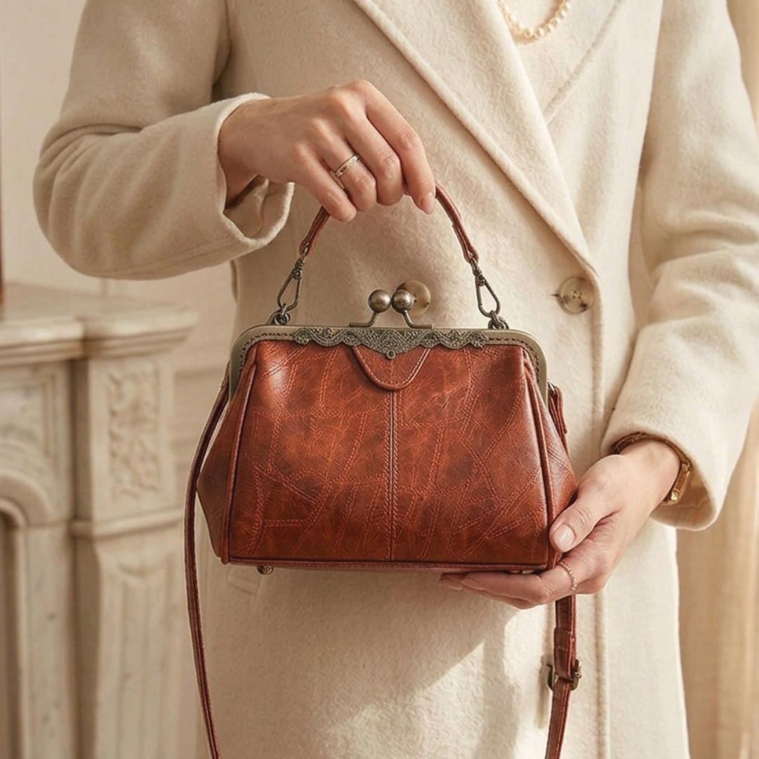 Jacqueline - Vintage Clasp Handbag