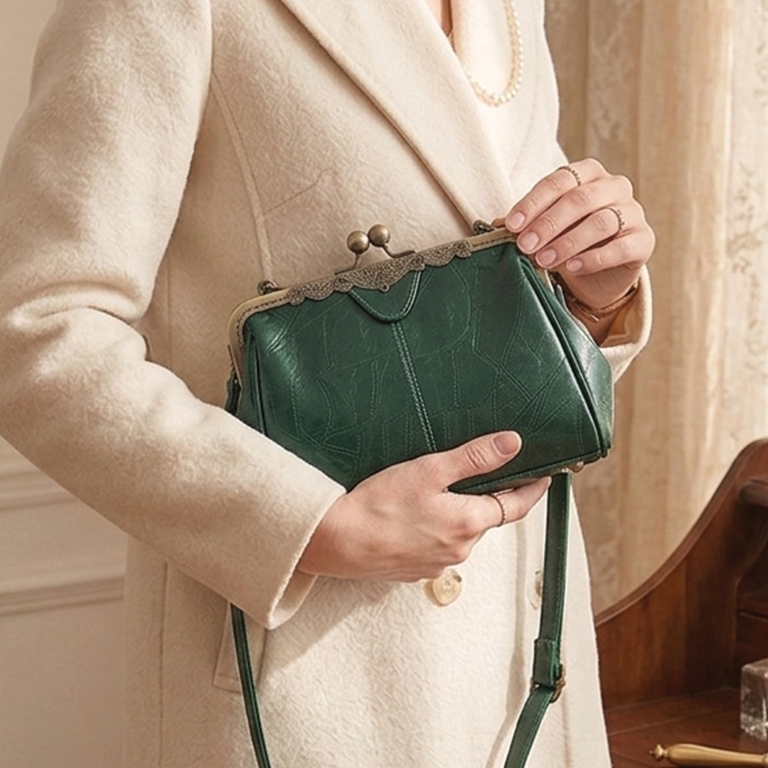 Jacqueline - Vintage Clasp Handbag